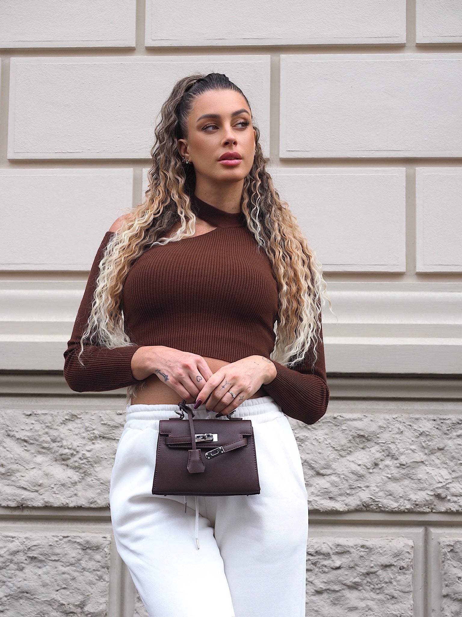Maglioncino choco con choker