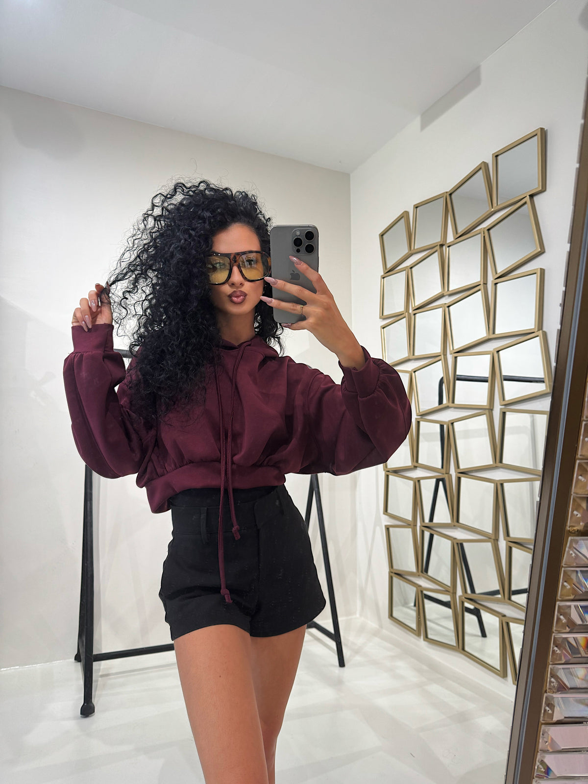 Felpa cropped con cappuccio