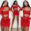 Abito rosso con choker in paillettes