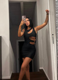 Abito nero con anello