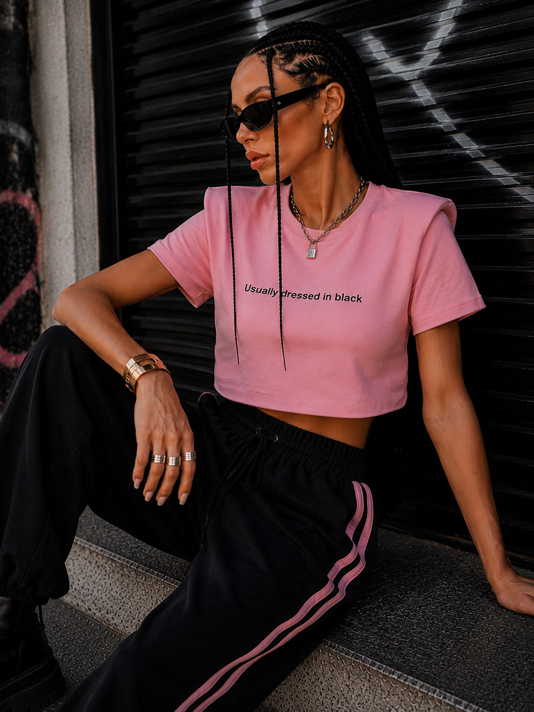 T-shirt Crop “Usually Dressed in Black”