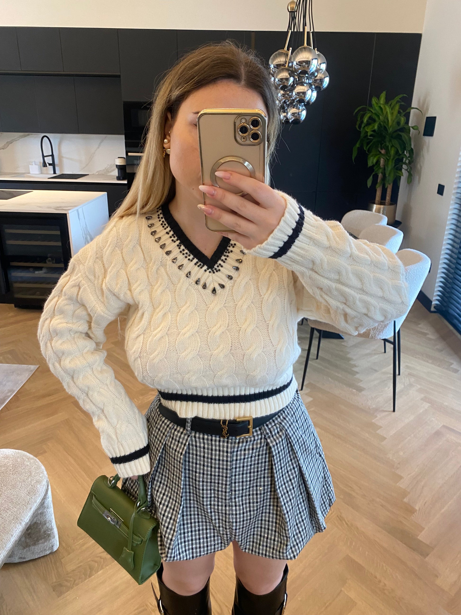 Maglione bianco e nero con strass