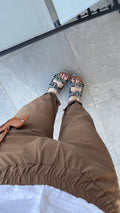 Pantalone con charm dog