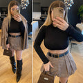 Maglia crop nera collo alto