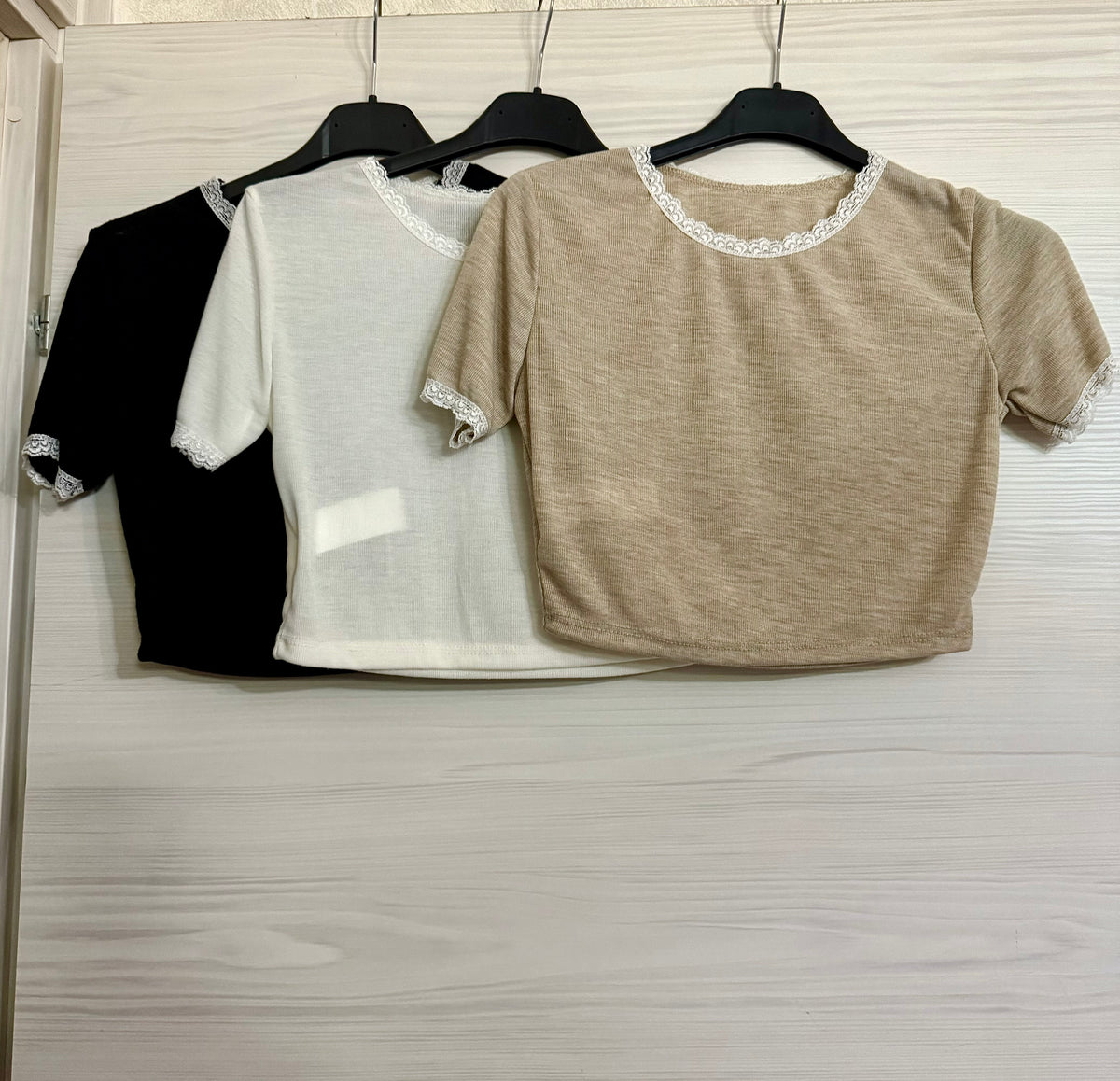 T-shirt con pizzo