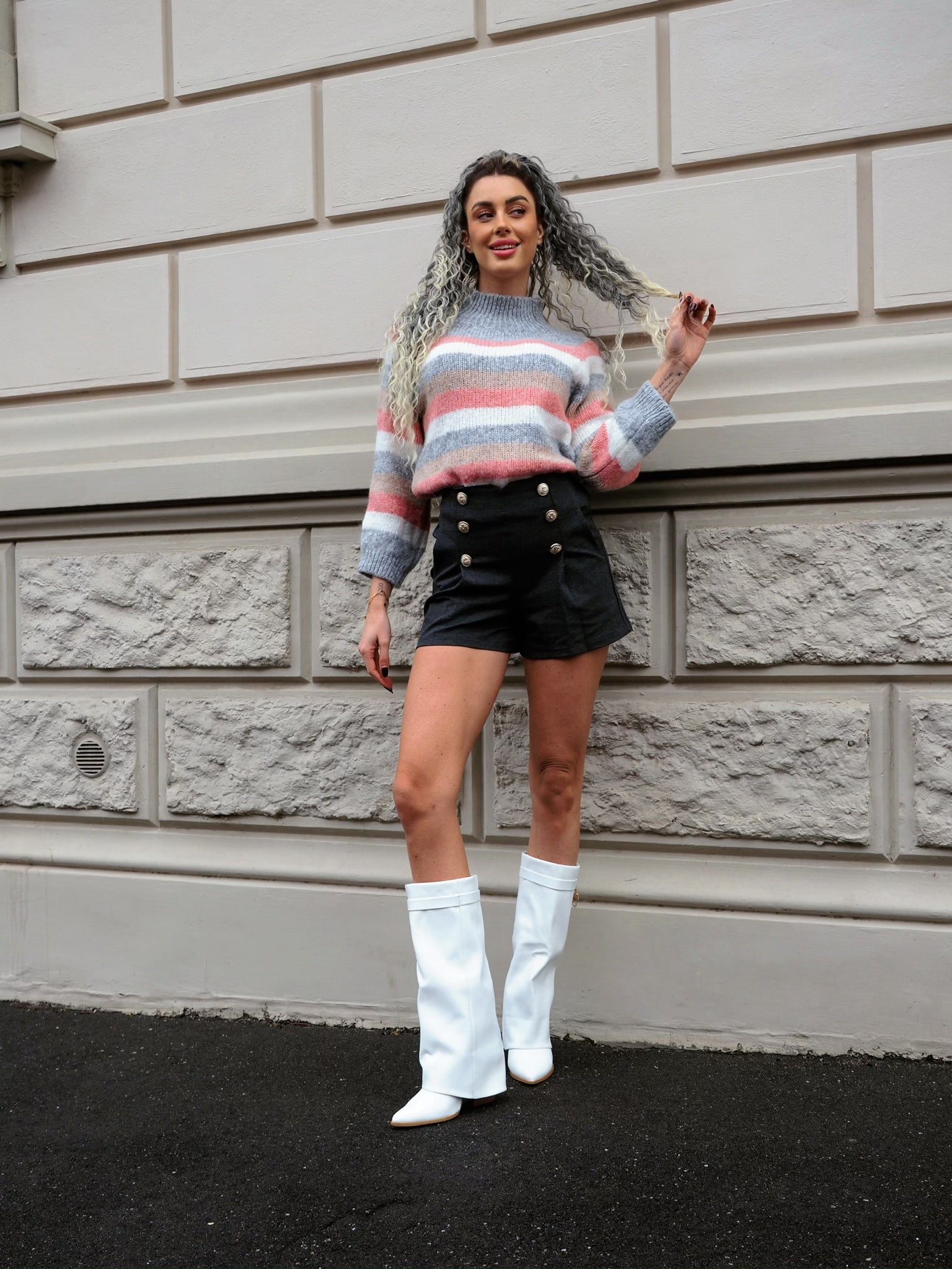 Short grigio con bottoncini