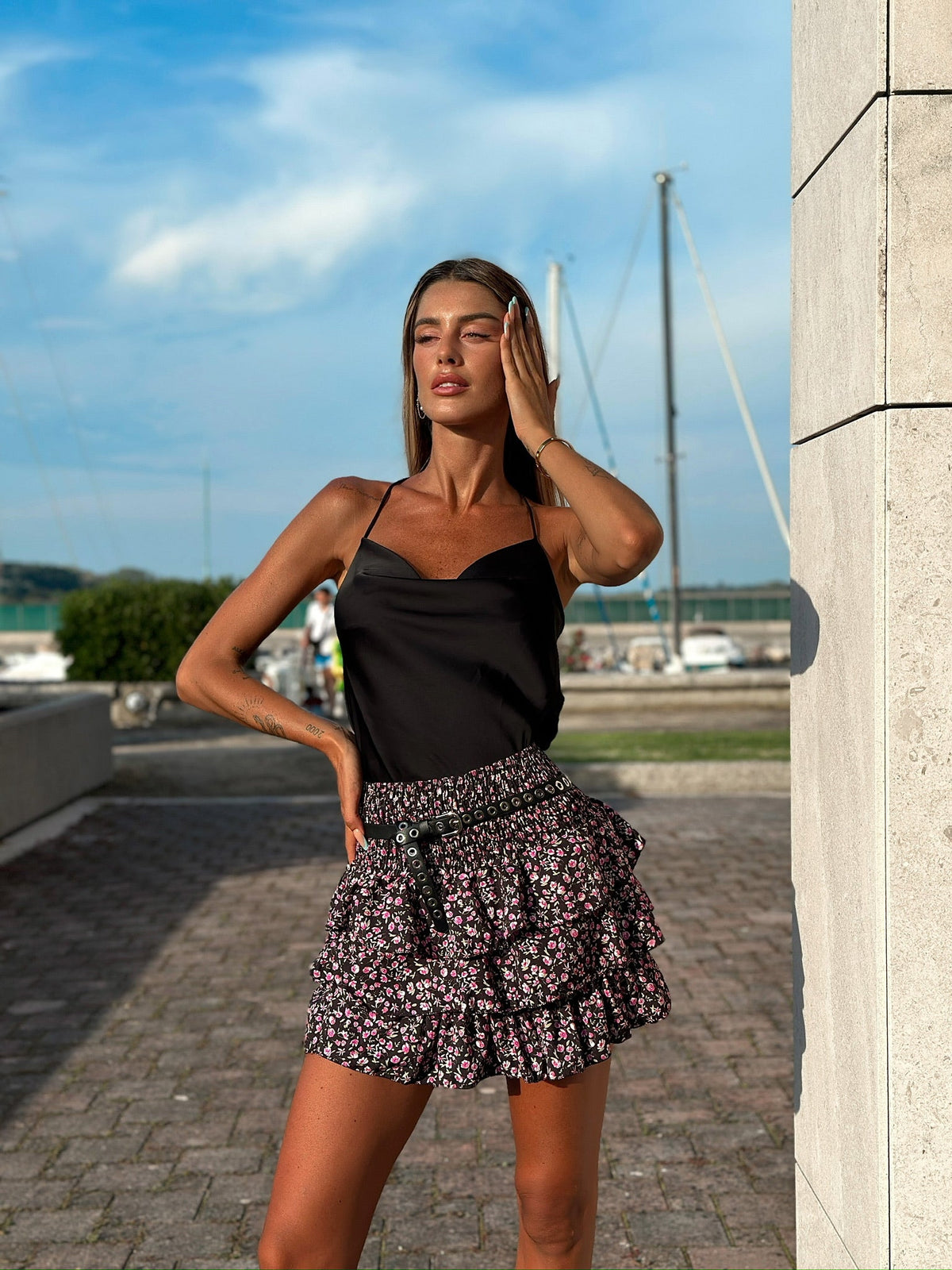 Top in raso nero