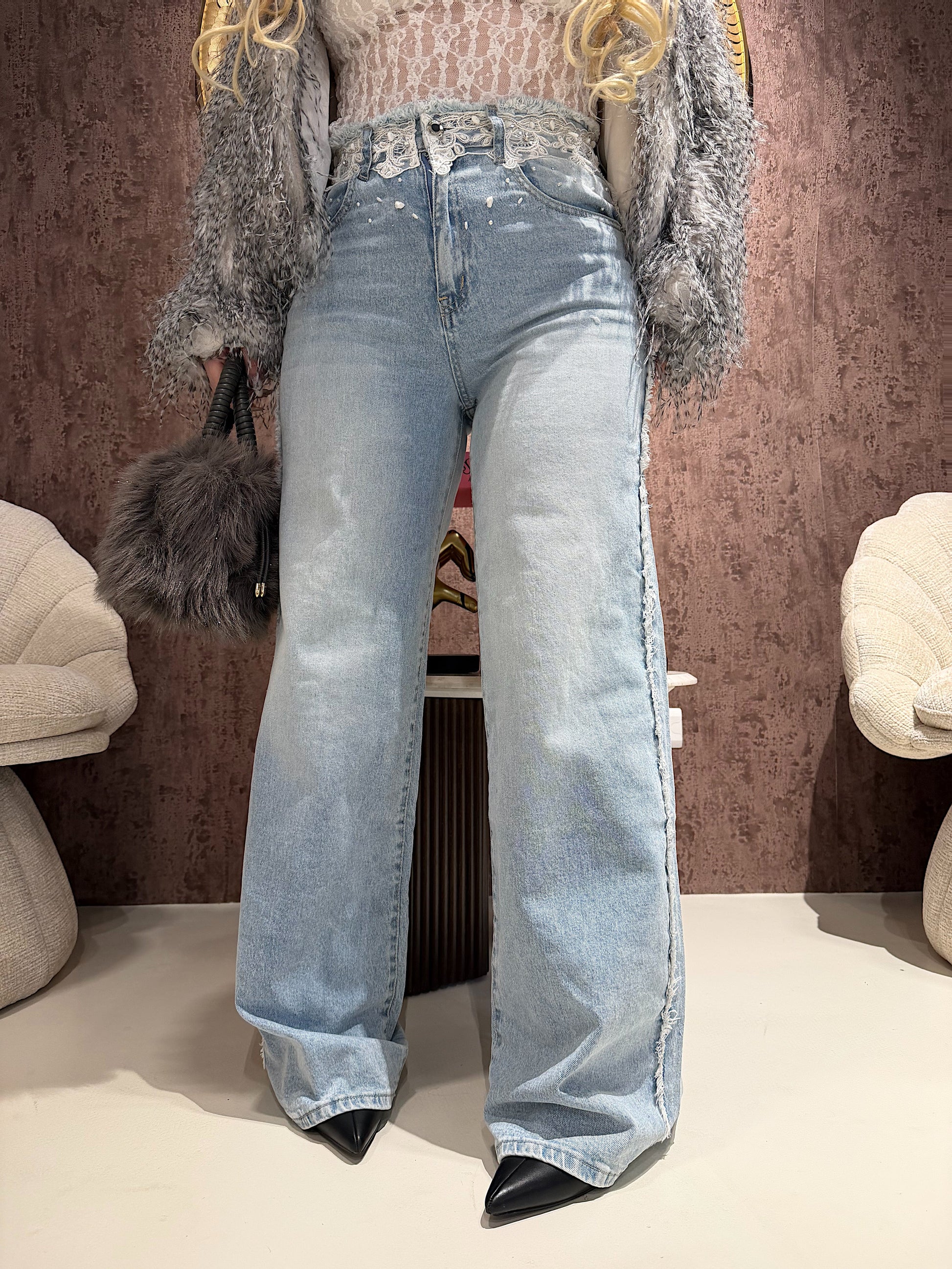 Jeans con pizzo e perle
