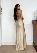 Abito a sirena con rosa beige