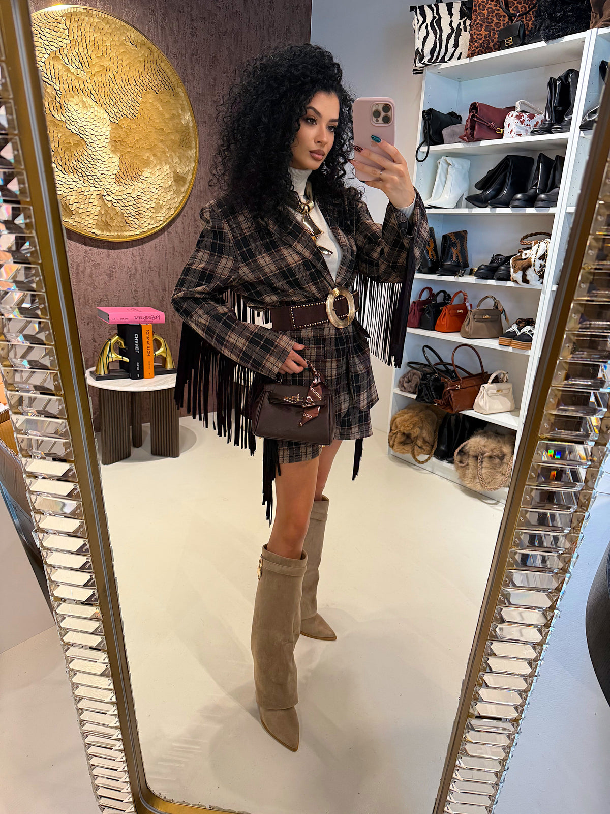 Completo in tweed short e giacca con frange laterali