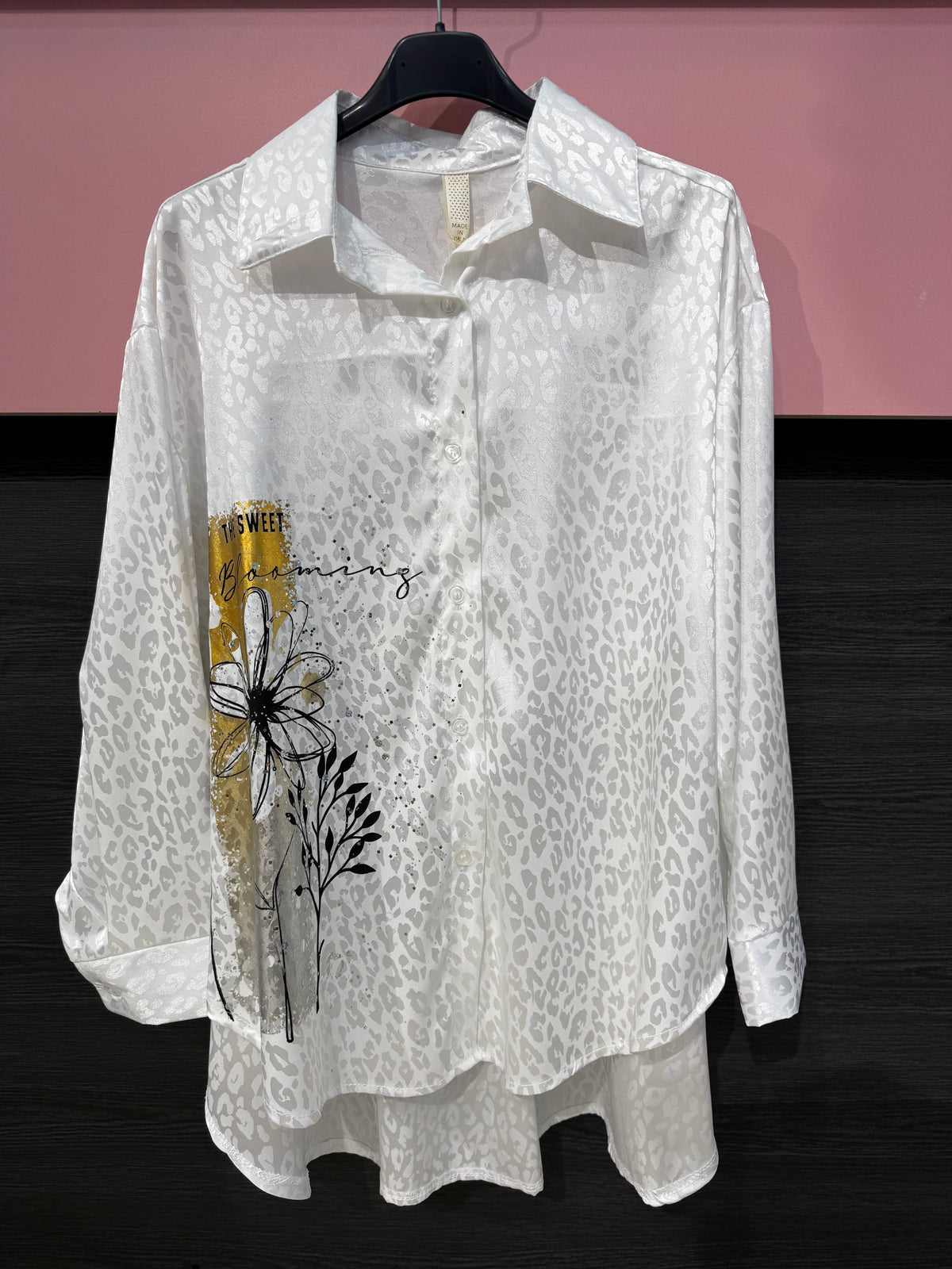 Camicia bianca animalier con stampa e strass