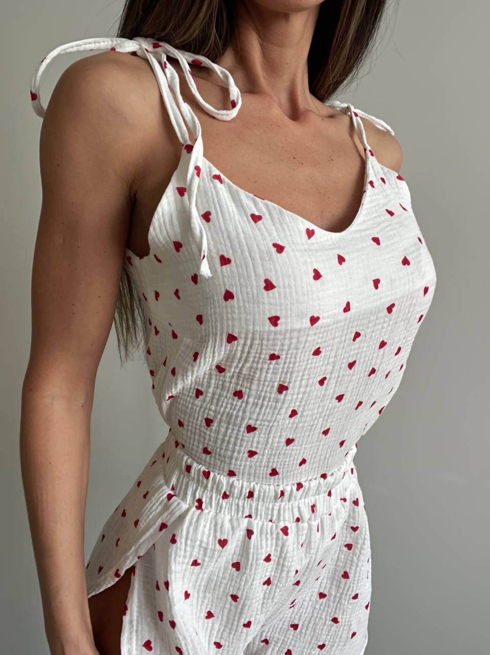 Set short più canotta bianca a cuori