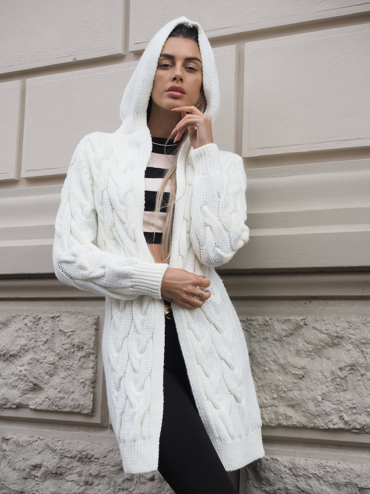 Cardigan bianco a trecce