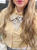 Camicia gialla con dettaglio bianco