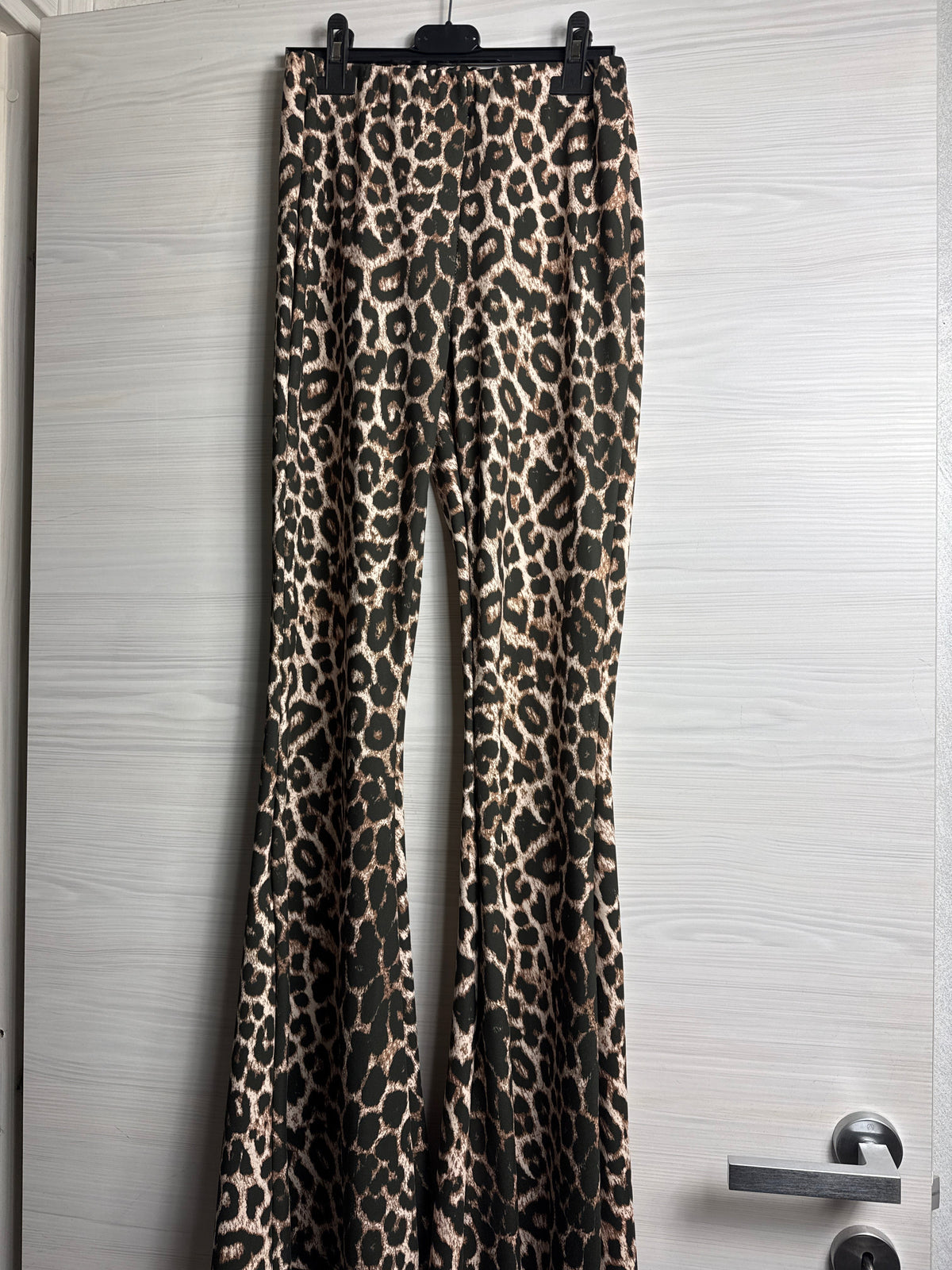 Pantalone a zampa maculato