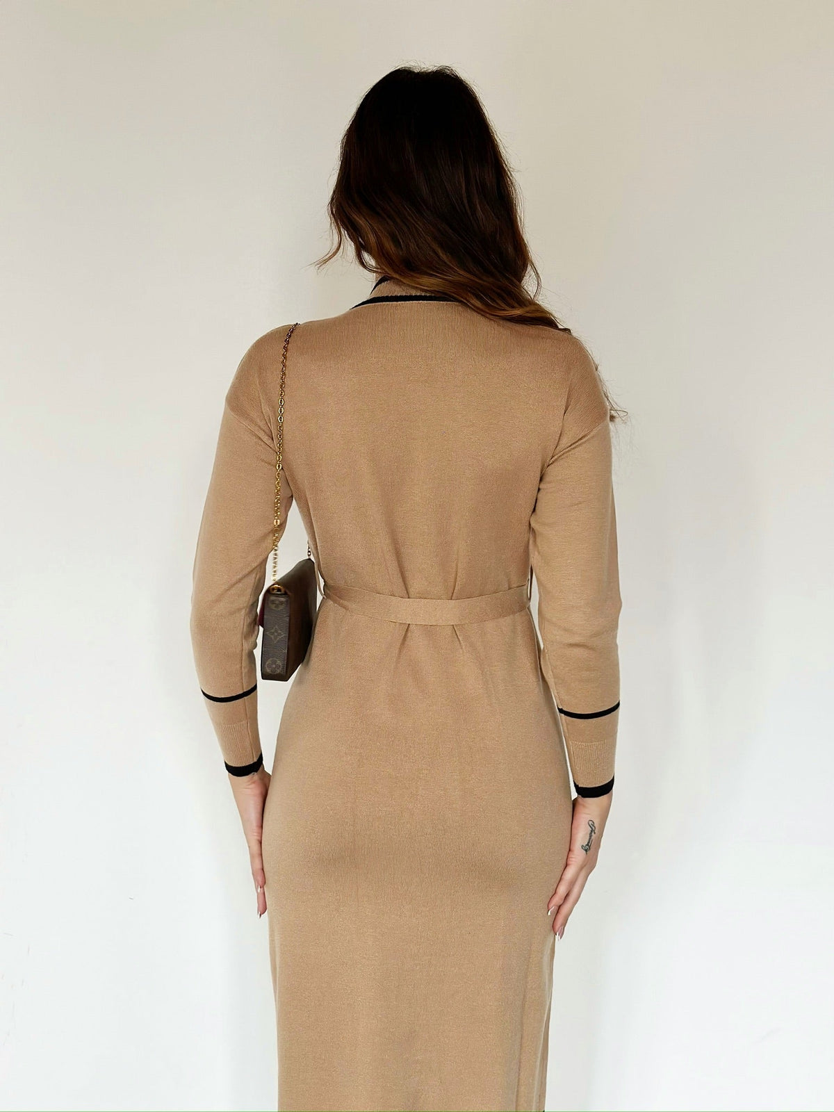 Cardigan lungo camel e nero con cintura