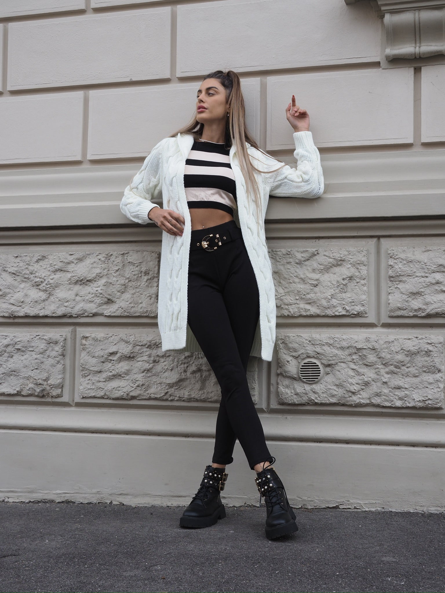 Cardigan bianco a trecce