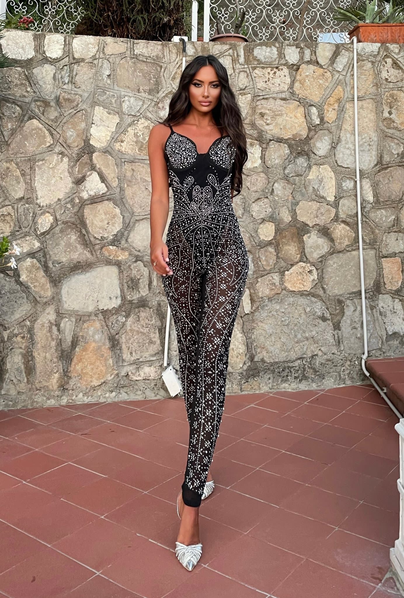 Tuta con strass e perle