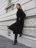 Cappotto nero con cintura