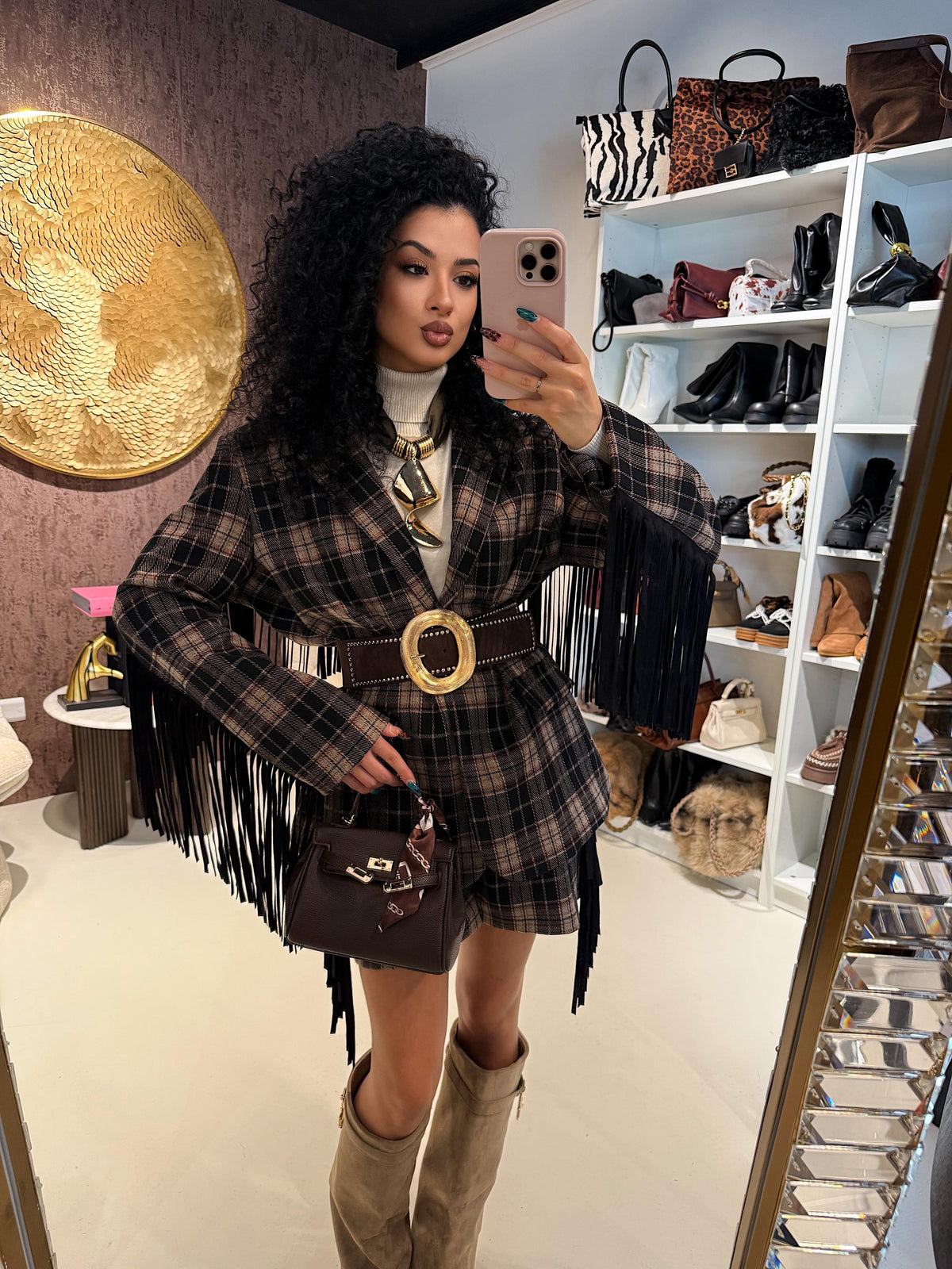 Completo in tweed short e giacca con frange laterali