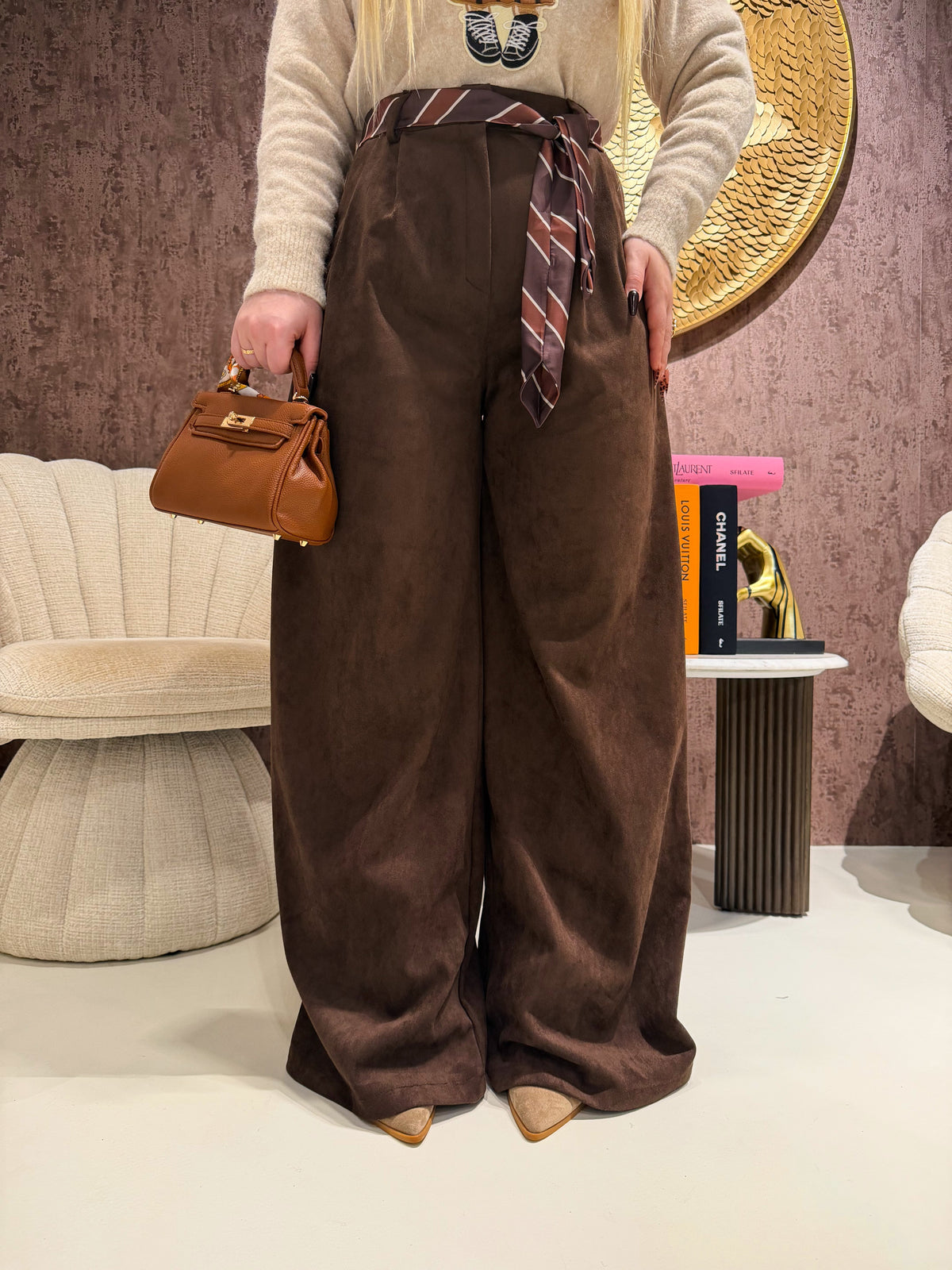 Pantalone in camoscio con cintura in vita