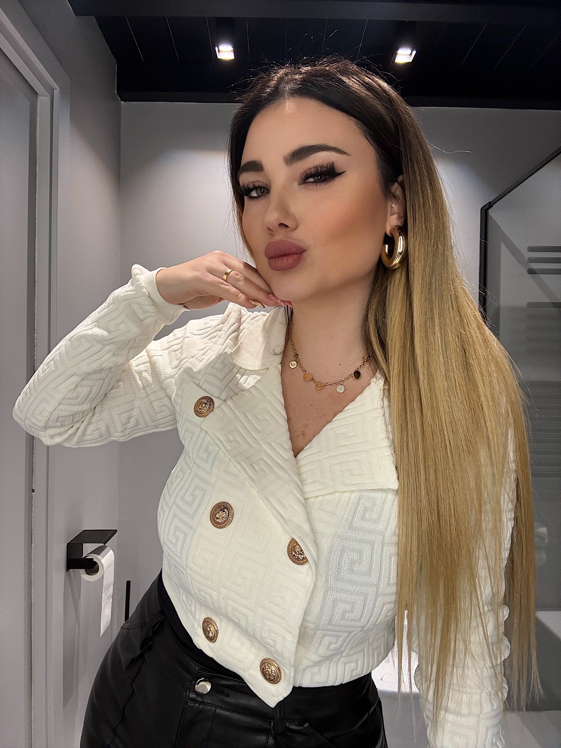 Maglione crop con bottoni oro