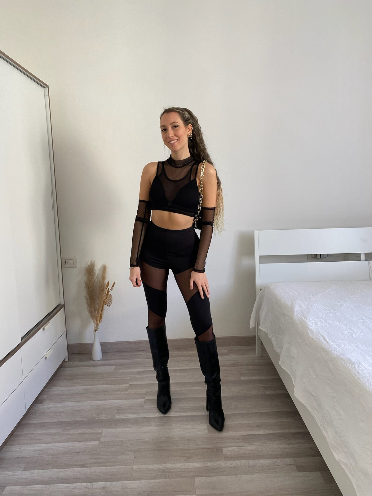 Pantalone nero con trasparenze