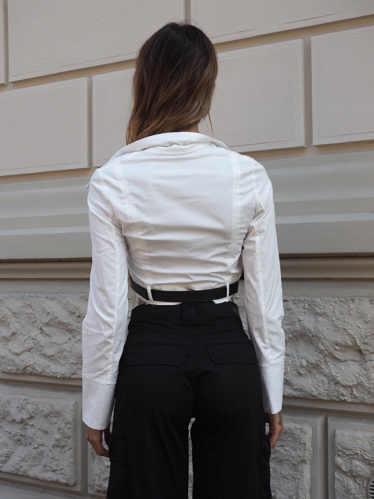 Camicia crop con cintura