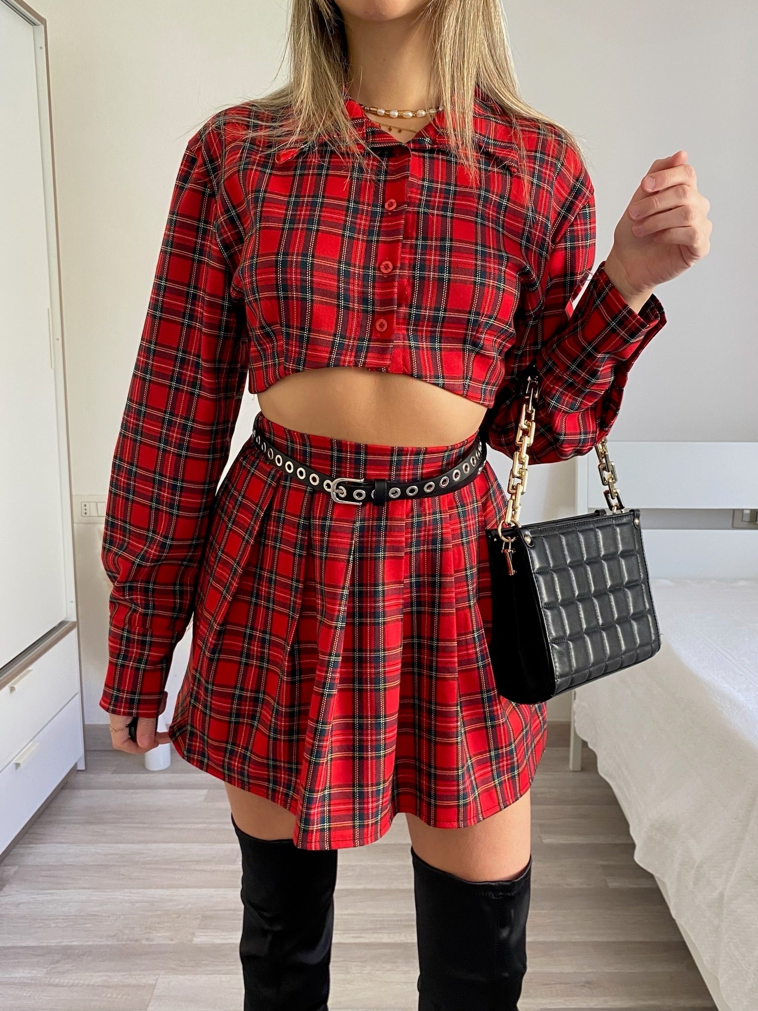 Completo camicia e gonna scozzese