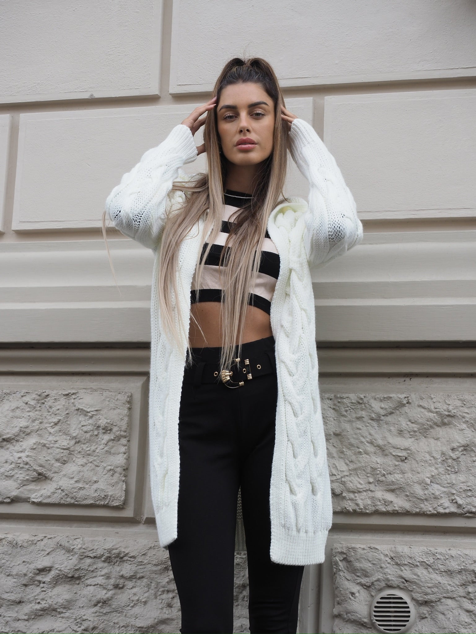 Cardigan bianco a trecce