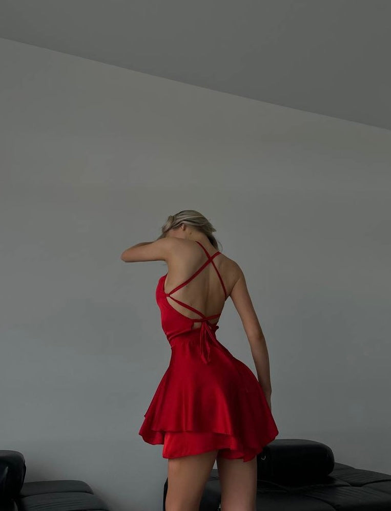 Tutina in seta rosso schiena incrociata