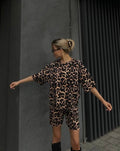 Due pezzi t-shirt e short animalier