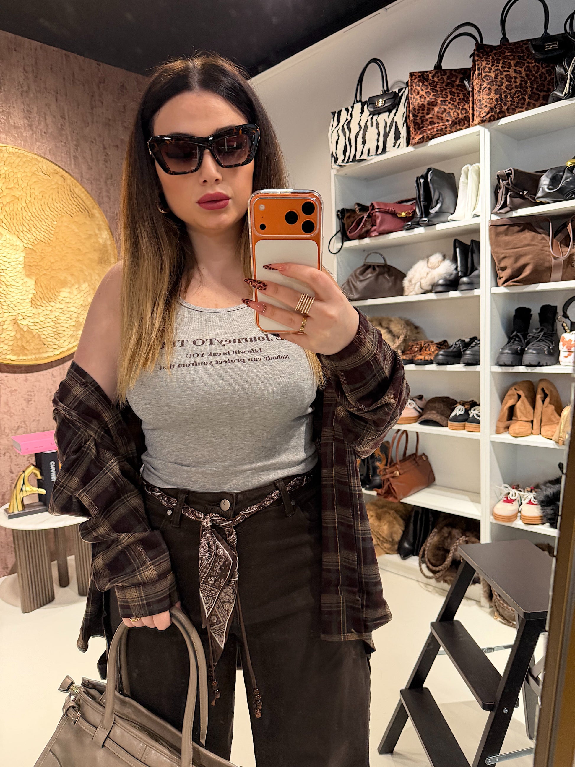 Camicia sfumatura marrone con canotta inclusa