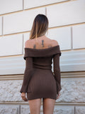 Abito marrone con scollo e zip