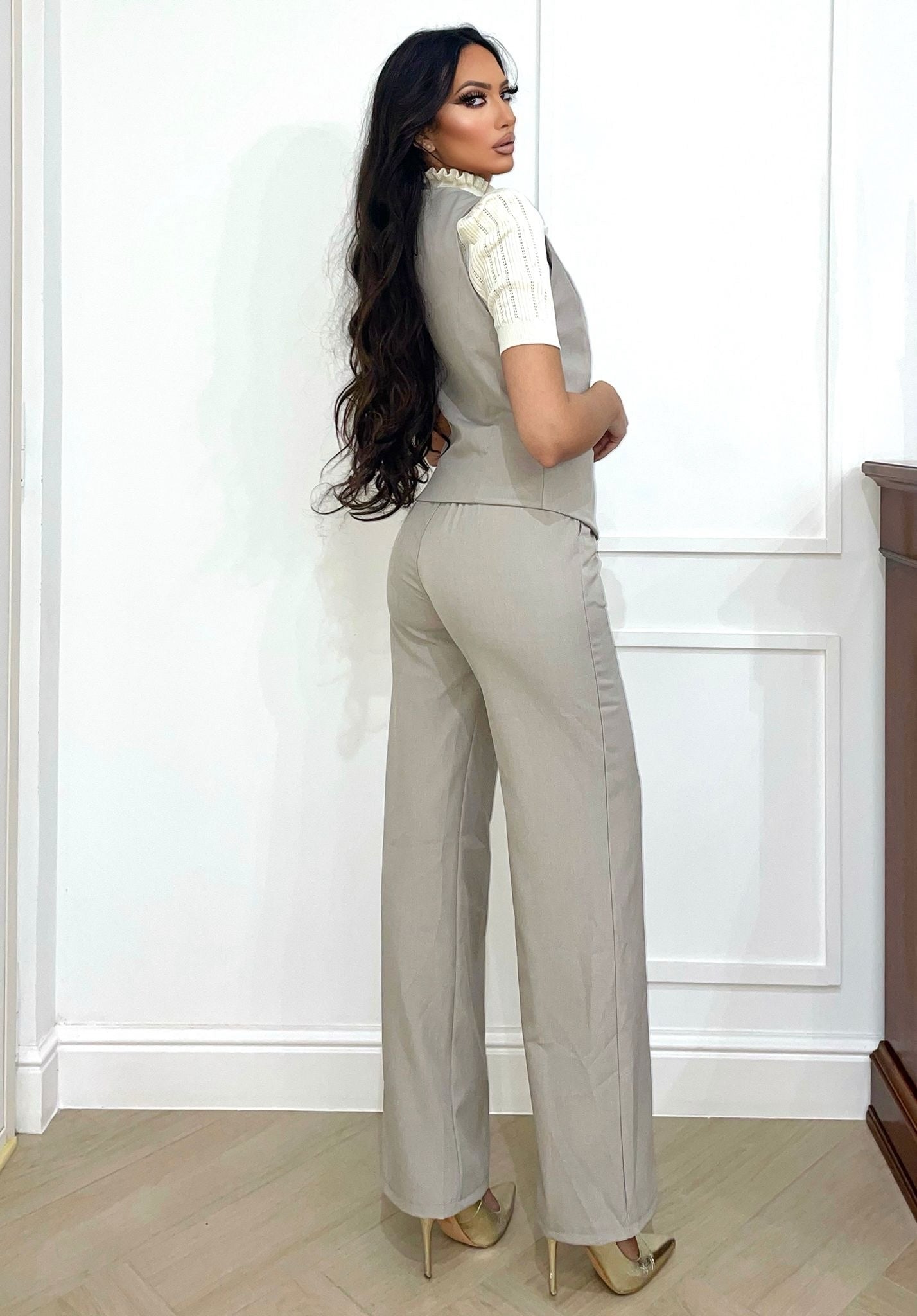 Completo smanicato e pantalone tortora freddo