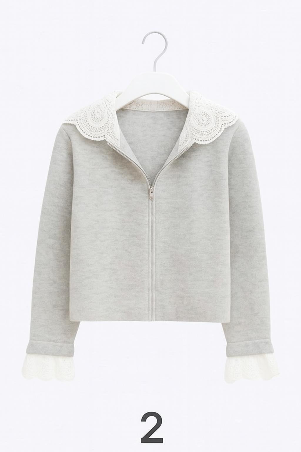 Felpa con pizzo bianco