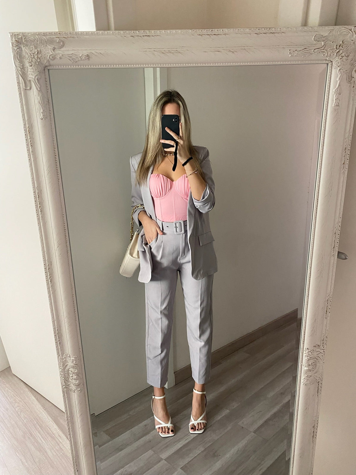 Completo giacca e pantaloni grigio polvere