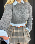Maglione grigio più camicia celeste