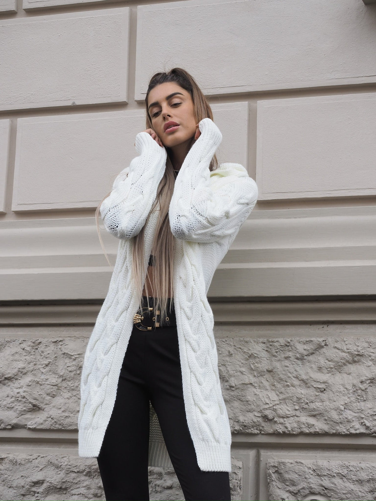 Cardigan bianco a trecce