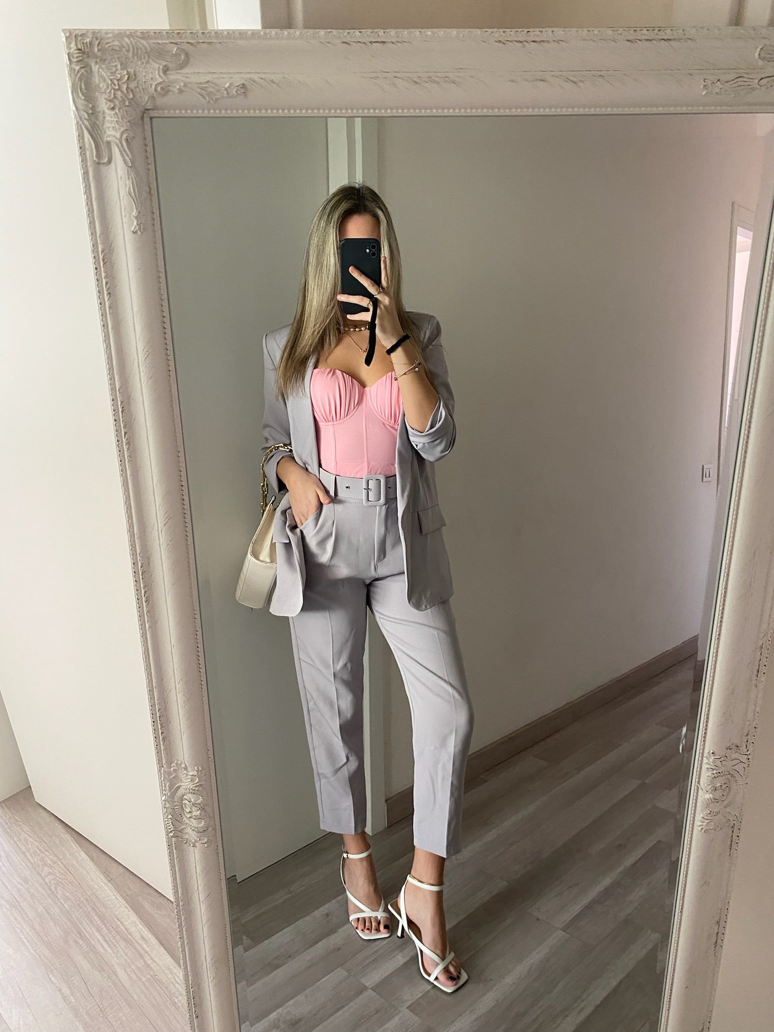 Completo giacca e pantaloni grigio polvere