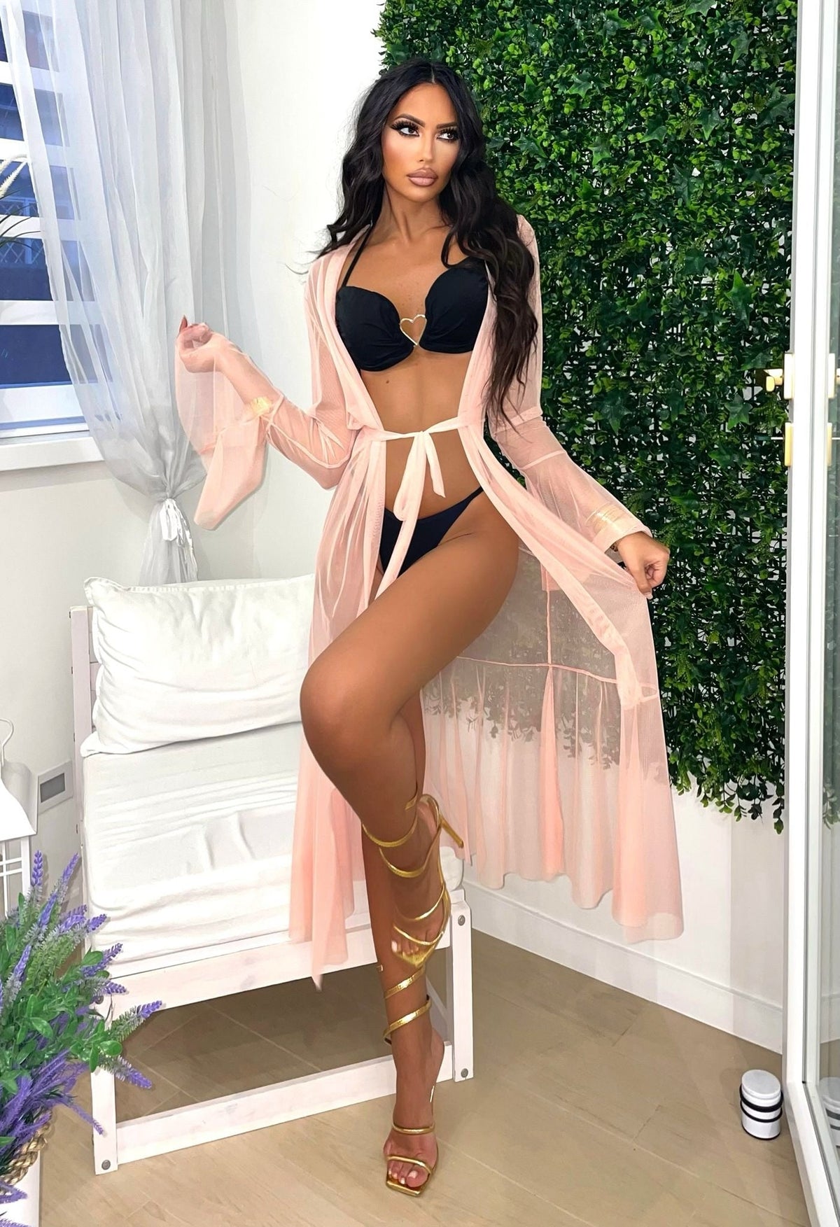 Bikini con cuore nero