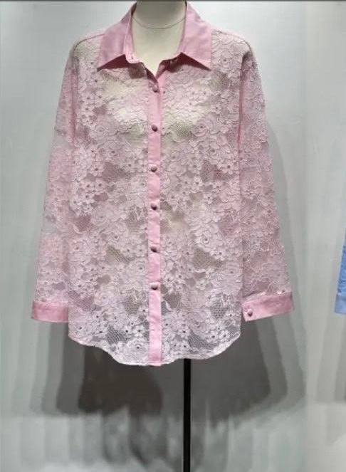 Camicia rosa in pizzo