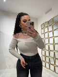 Maglia a costine con choker