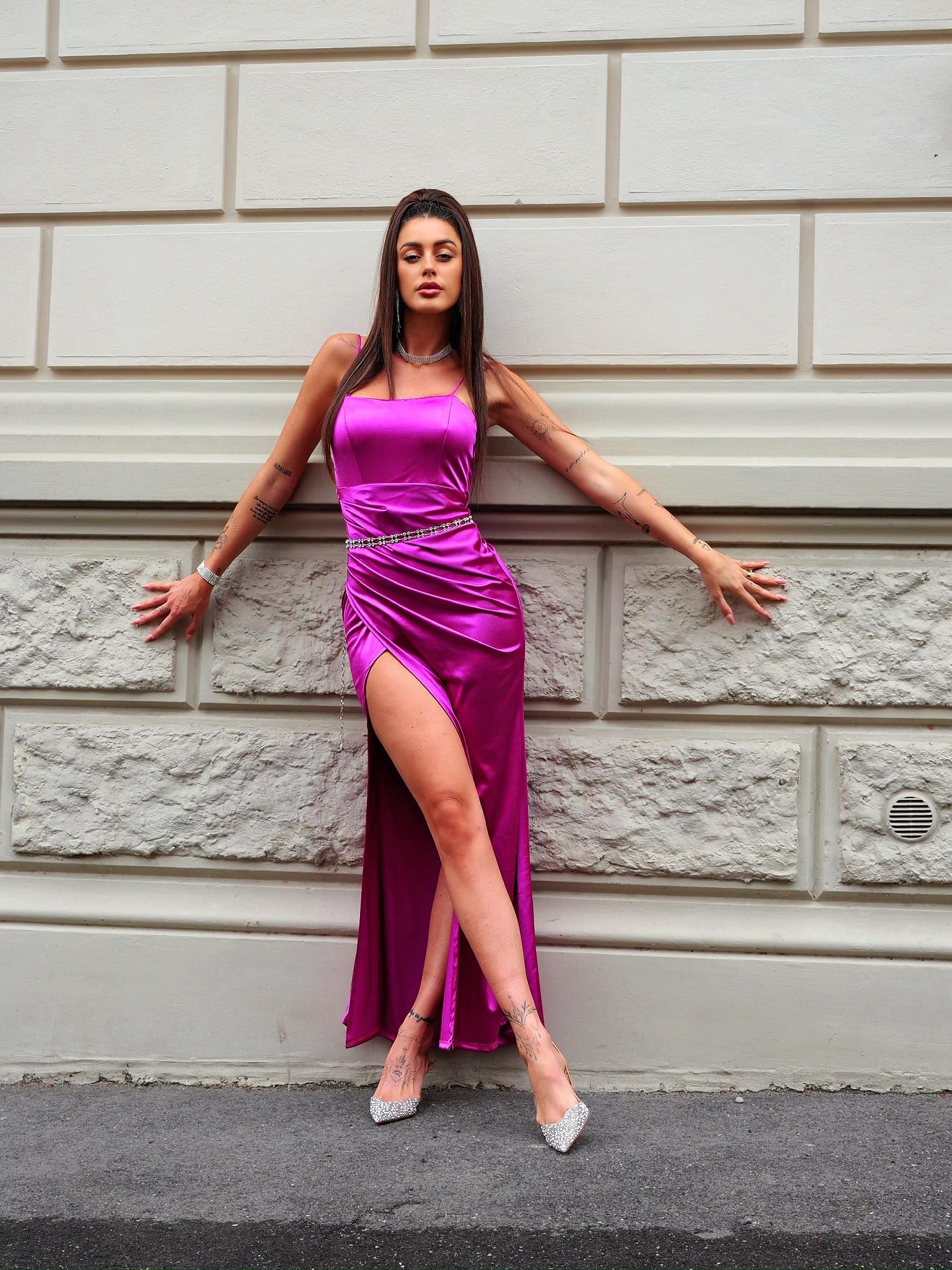 Abito a sirena con push up e incrocio amarena