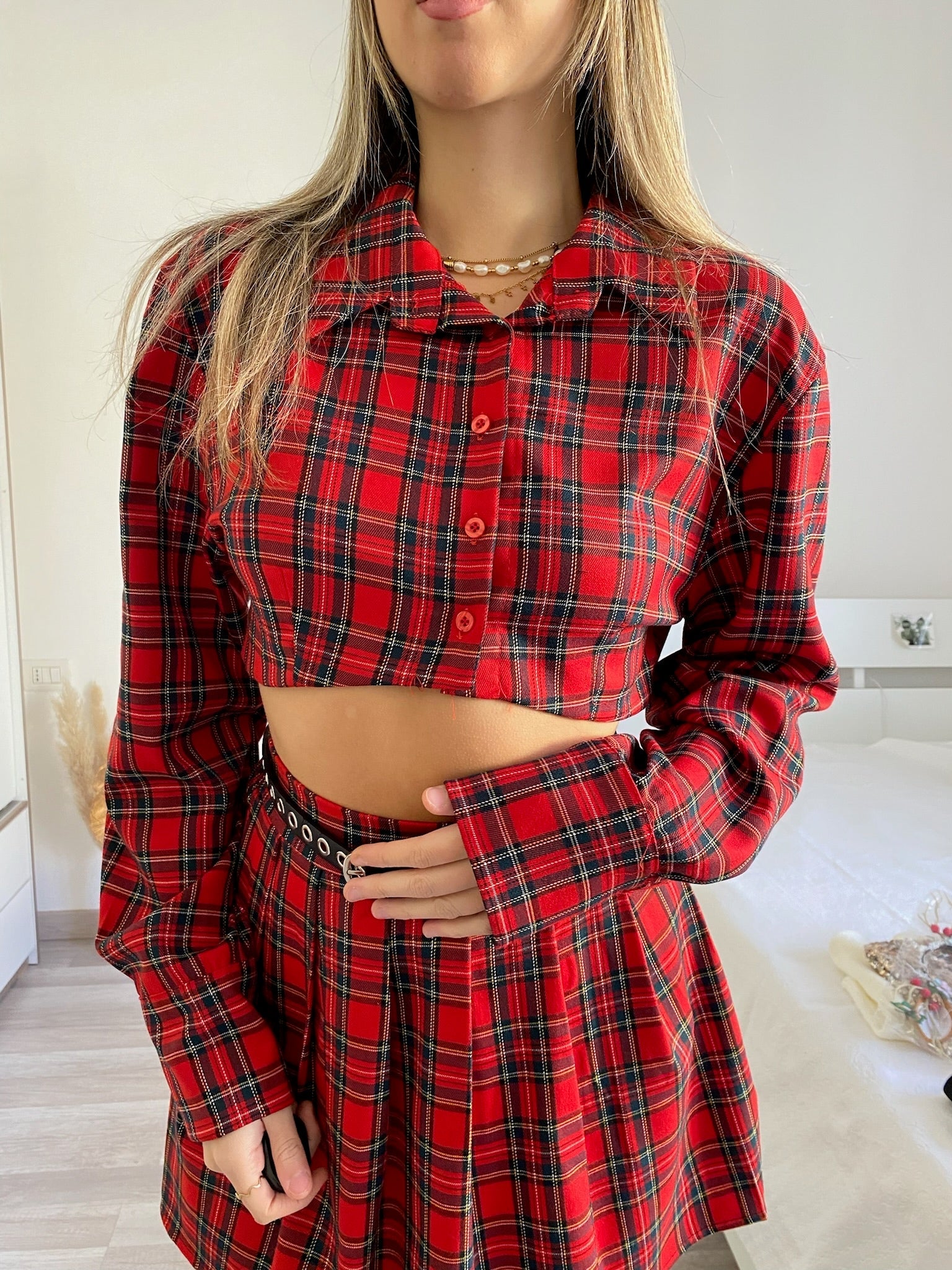 Completo camicia e gonna scozzese