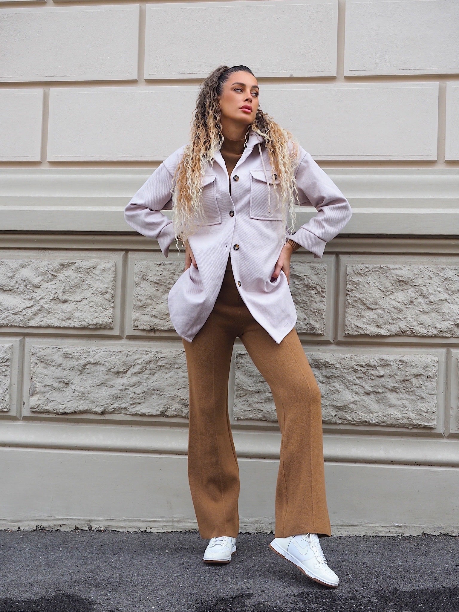 Giacca con bottoni beige
