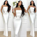 Abito a fascia bustier con gonna in velo bianco