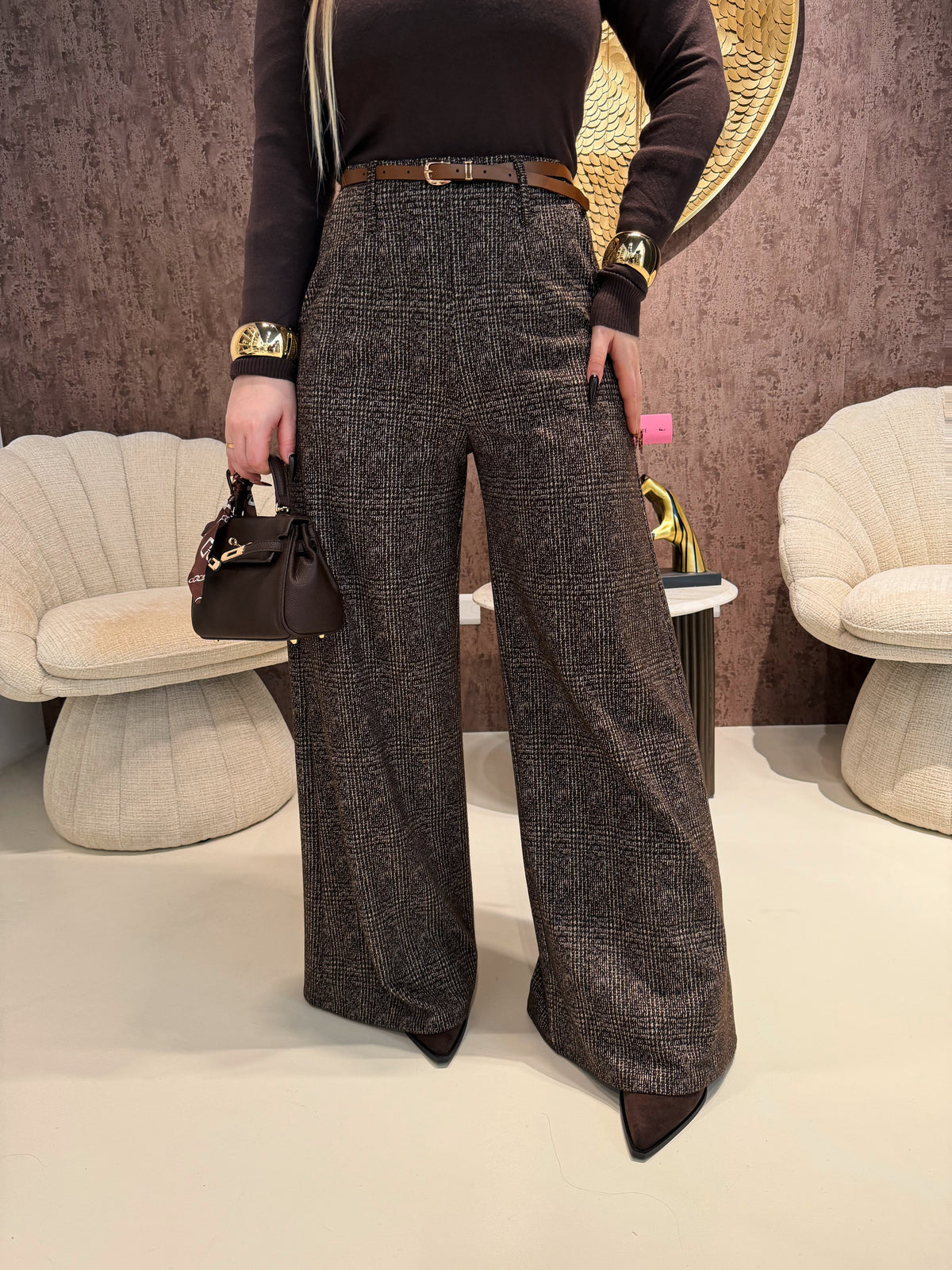 Pantalone city scuro con cinturina