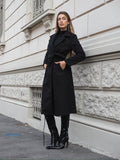 Cappotto nero con cintura