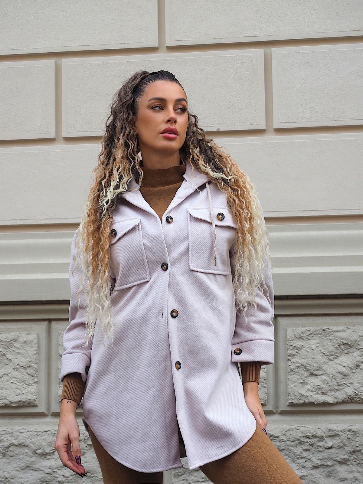 Giacca con bottoni beige